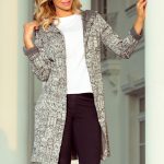 218-1 Coat with hood and pockets – city